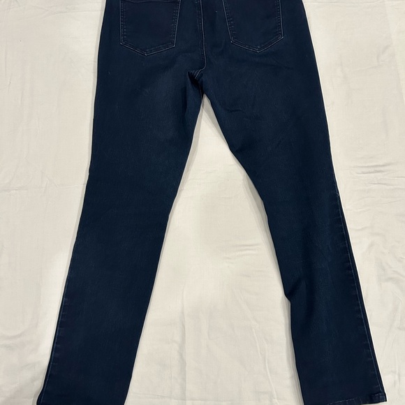 Chico’s Platinum Denim Pull-On Tapered Jeans - Size 1.5 - EUC - Picture 2 of 4